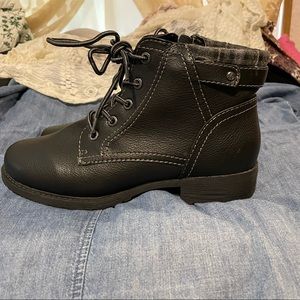 Sporto Boots with flannel lining for warmth & style
